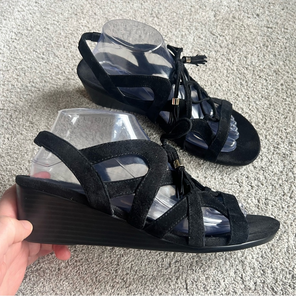 Vionic Kalie Women’s Size 9 Black Suede Lace Up Wedge Heel Cage Tassel Sandals